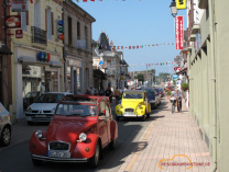 Citroen 2CV Ente Salbris 2011 Stau in Salbris
