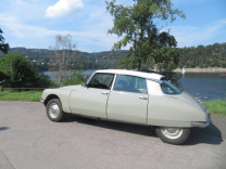 Citroen DS Faltdach Roetgen Aachen Eifel Schraubervitrine
