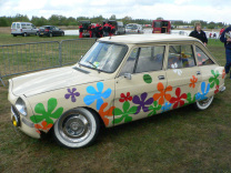 60 Jahre 2CV Ente Flower Power