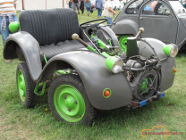 Weltententreffen Salbris 2011 2CV  Artgerechte Haltung