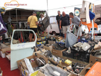 Weltententreffen Salbris 2011 2CV Teilemarkt